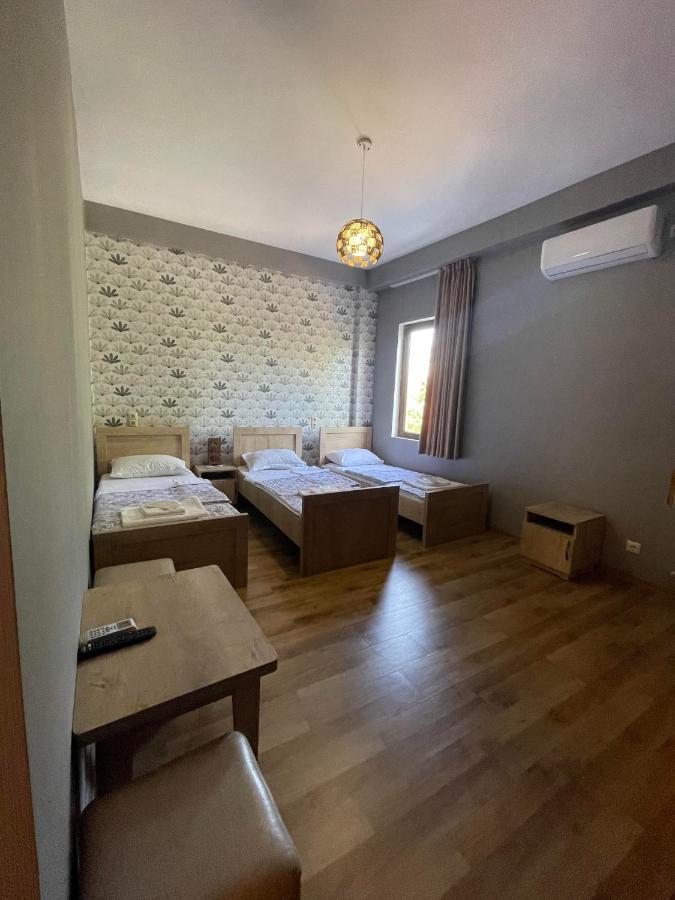 Hotel Traveler Kutaisi Exteriör bild